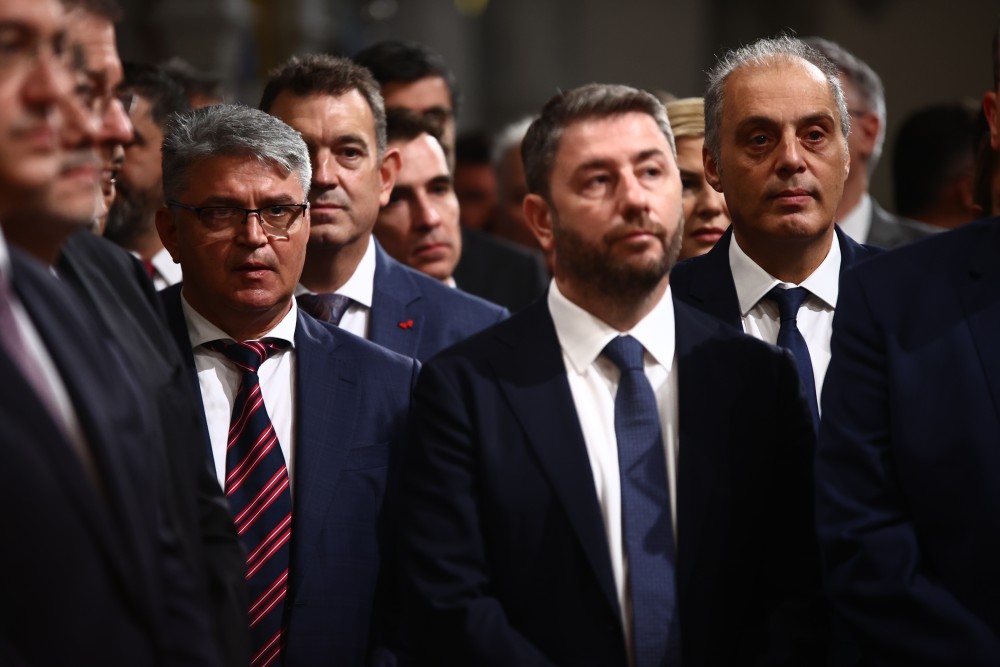 Ανδρουλάκης και Νατσιός συμφωνούν στον πανικό τους: βλέπουν ύποπτες τις δημοσκοπήσεις