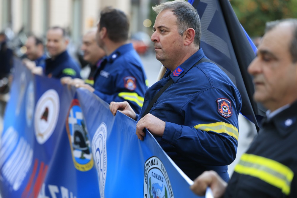 Αυξήσεις για δημοσίους υπαλλήλους και ένστολους (πίνακες)