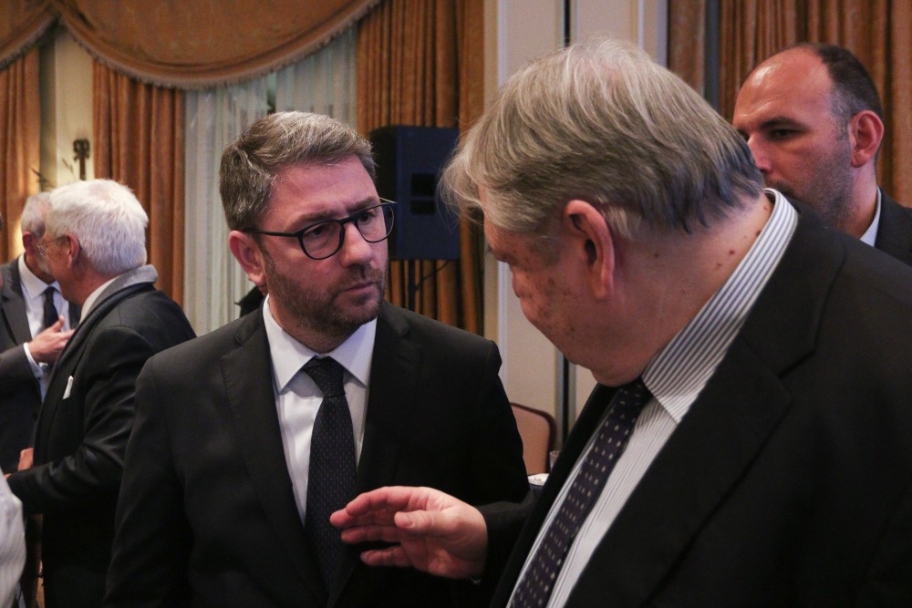 Μη κρατικά ΑΕΙ: ο Βενιζέλος αδειάζει το ΠΑΣΟΚ και δικαιώνει την κυβέρνηση