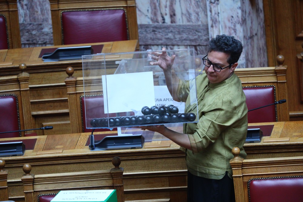 Τέμπη: οι πολλές κάλπες μιας εσχάτης... παρωδίας