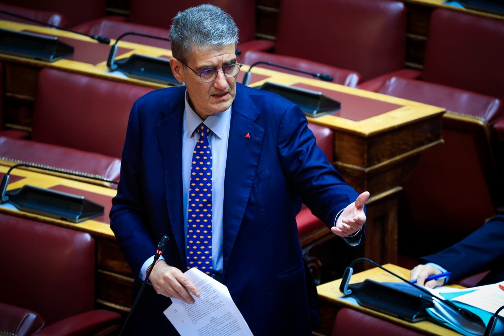 Βουλή - Γιαννούλης: συνήγορος του 13-0 Νίκου Παππά... με λάσπη προς τη Νέα Δημοκρατία