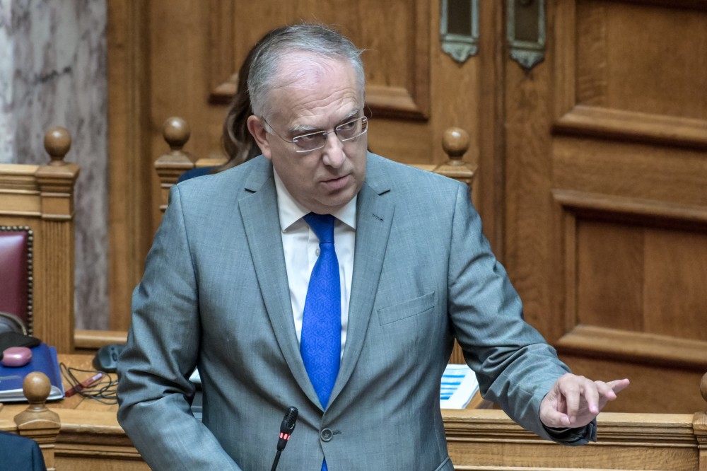 Ο Θεοδωρικάκος απαντά με αιχμές: Τι λέει για την Κωνσταντοπούλου και το 2015 (video)