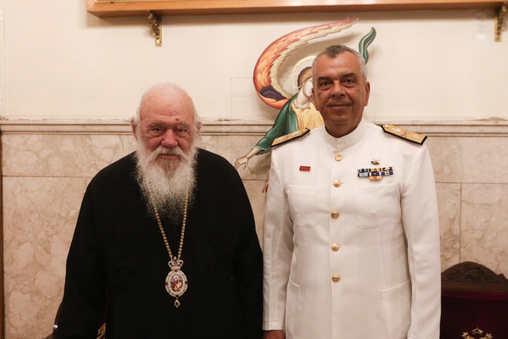 Επίσκεψη του Διοικητή Ναυστάθμου Σαλαμίνας στον Αρχιεπίσκοπο Ιερώνυμο