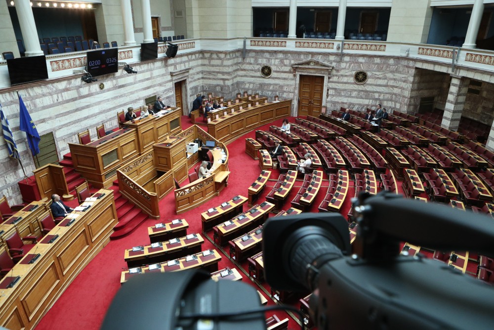 Κρίσιμα ζητήματα, χωρίς απαντήσεις: Η αντιπολίτευση παγιδευμένη στη ρητορική