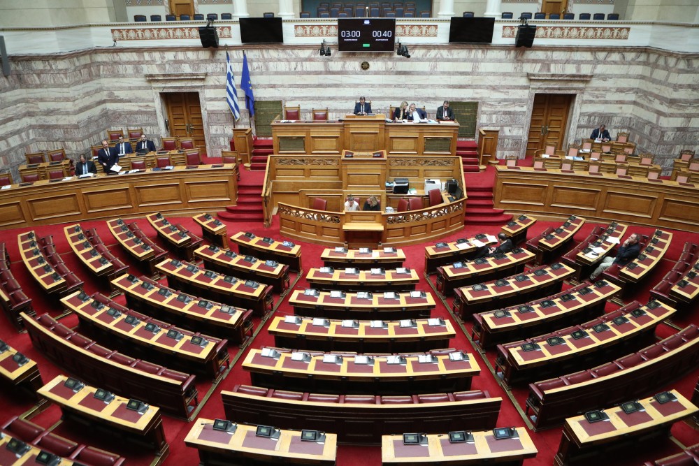 Αντιπολίτευση για Τέμπη: Ψέματα, συνωμοσίες και πολιτική ακροβασία