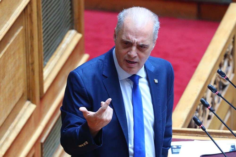 Βελόπουλος: από τον ΚΟΚ στα Τέμπη... με τις θεωρίες των εξαφανισμένων βαγονιών