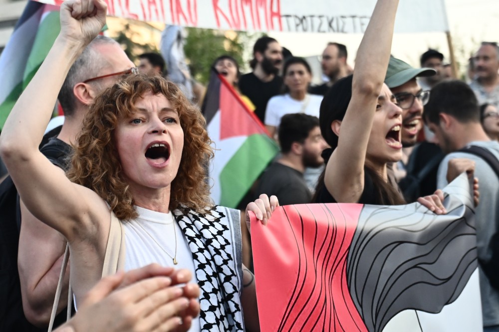Ακτιβιστές: αυτάρεσκοι «ανθρωπιστές»