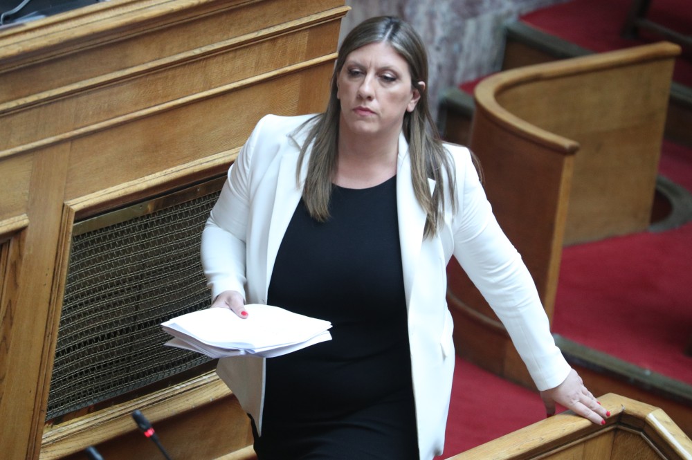 Ζωή Κωνσταντοπούλου: Πατίνι, πόζες και πολιτική επιπολαιότητα... το δικαίωμα στην ανευθυνότητα