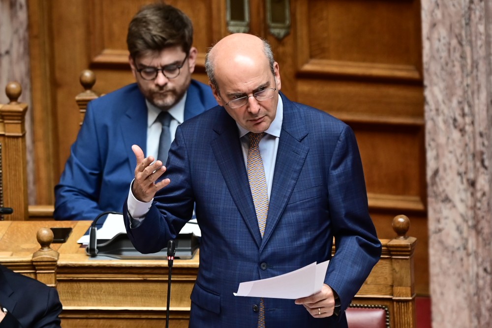 Κωστής Χατζηδάκης: 43 δράσεις και 6,5 δισ. ευρώ για το στεγαστικό (video)