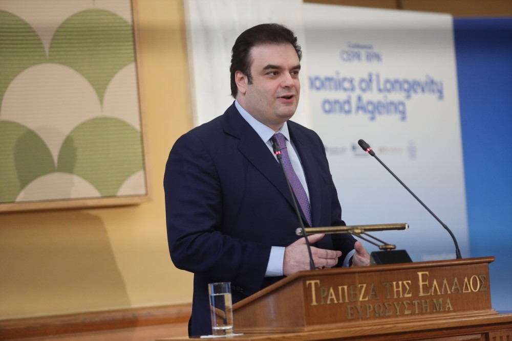 Πιερρακάκης: Αναπτυξιακή ευκαιρία για την Ελλάδα η αξιοποίηση της «ασημένιας οικονομίας»