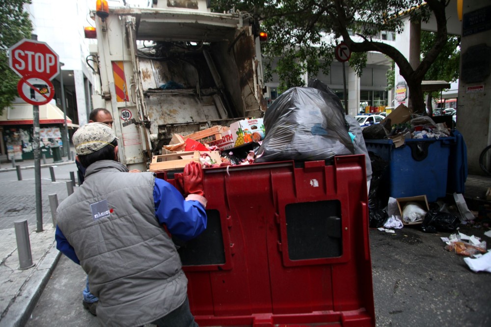 Δήμος Αθηναίων: πώς περιγράφει τον ξυλοδαρμό του ο εργαζόμενος στην καθαριότητα