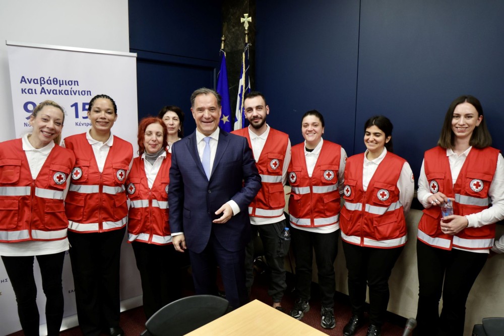 Γεωργιάδης για εθελοντές Ερυθρού Σταυρού στα Επείγοντα: Τους ευχαριστώ - Οι άνθρωποι κάνουν πάντα την διαφορά