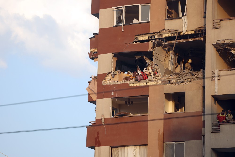 Το Ισραήλ χτύπησε στρατιωτικές και πυρηνικές εγκαταστάσεις στο Ιράν - Με «σκληρή τιμωρία» απειλεί ο Αλί Χαμενεΐ