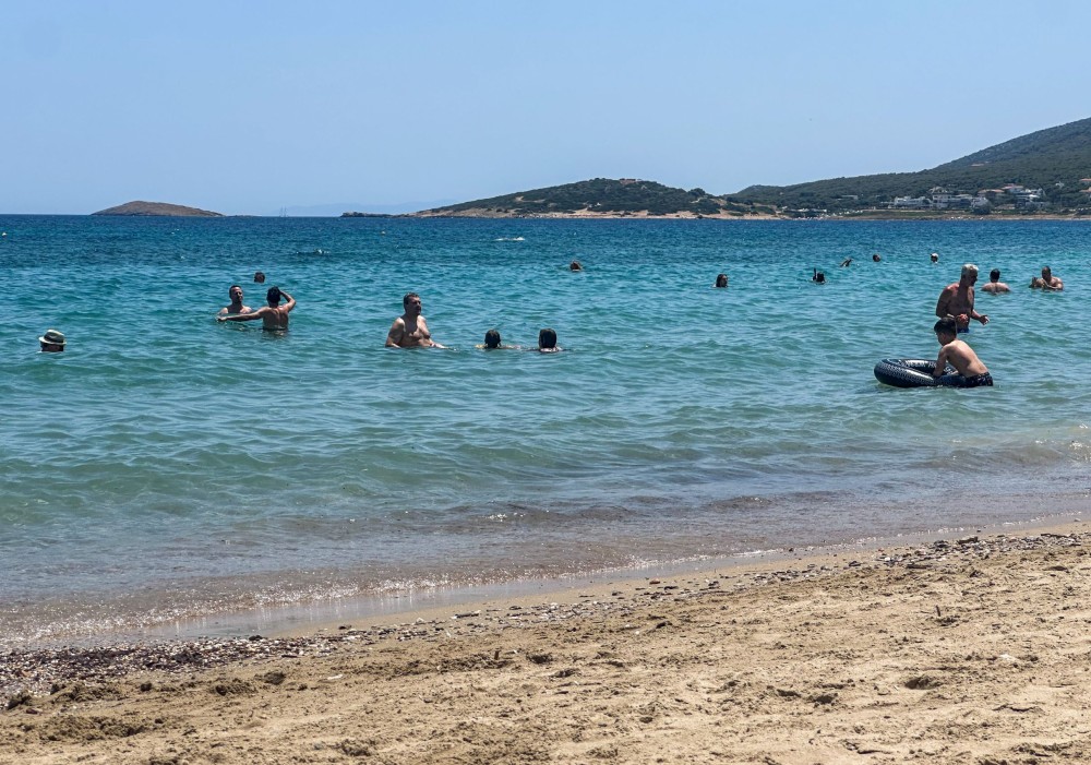 Καιρός: διπρόσωπος, σήμερα, Σάββατο - Πού θα βρέξει και πού θα επιμείνει η ζέστη
