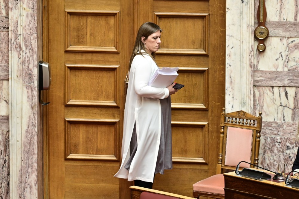 Ακόμη μία κακοστημένη παράσταση της Κωνσταντοπούλου