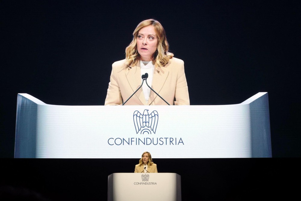 Μελόνι: Η Ευρώπη να καταργήσει τους εσωτερικούς δασμούς που επέβαλε στον εαυτό της - Απαράδεκτη κερδοσκοπία