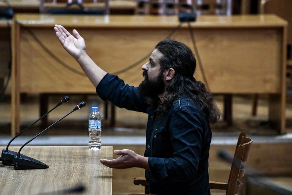 Ατιμώρητος ο Μπαρμπαρούσης της Χρυσής Αυγής - Τι είπε στο δικαστήριο