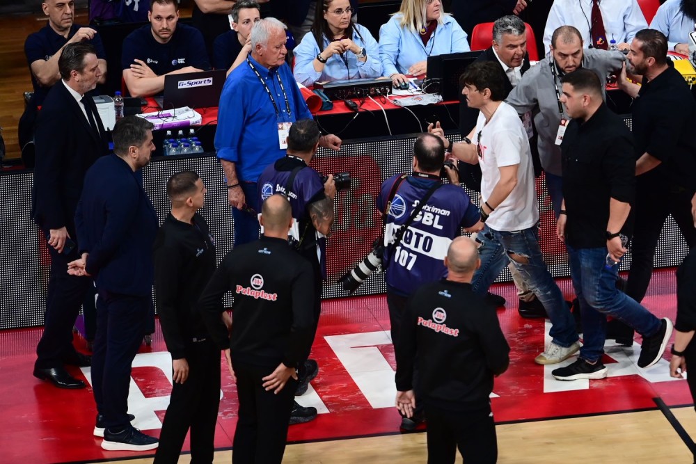 Στο μικροσκόπιο του Μαξίμου τα επεισόδια στο ΣΕΦ – Σήμα μηδενικής ανοχής από την κυβέρνηση