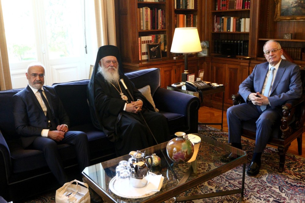 Συνάντηση του ΠτΔ Κωνσταντίνου Τασούλα με τον Αρχιεπίσκοπο Ιερώνυμο - Τι συζήτησαν (photos)
