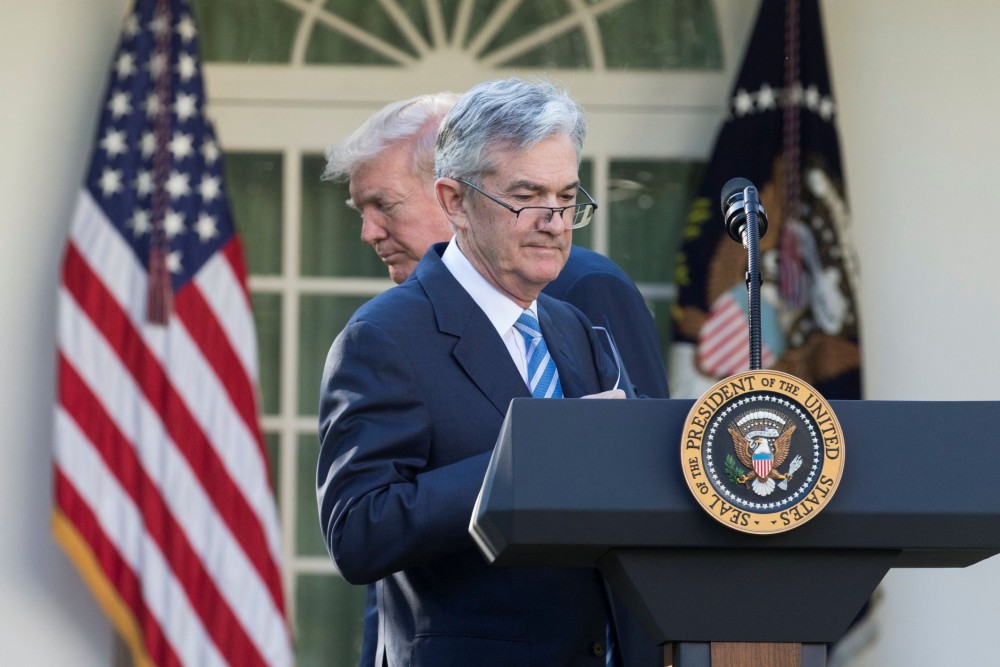 Η FED διατήρησε ξανά αμετάβλητα τα επιτόκια παρά τις ισχυρές πιέσεις του Τραμπ