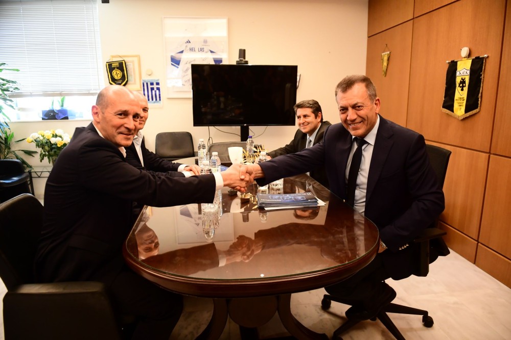 Η ανακοίνωση του Υπουργείου για τις συναντήσεις Βρούτση με Αγγελόπουλους και Γιαννακόπουλο