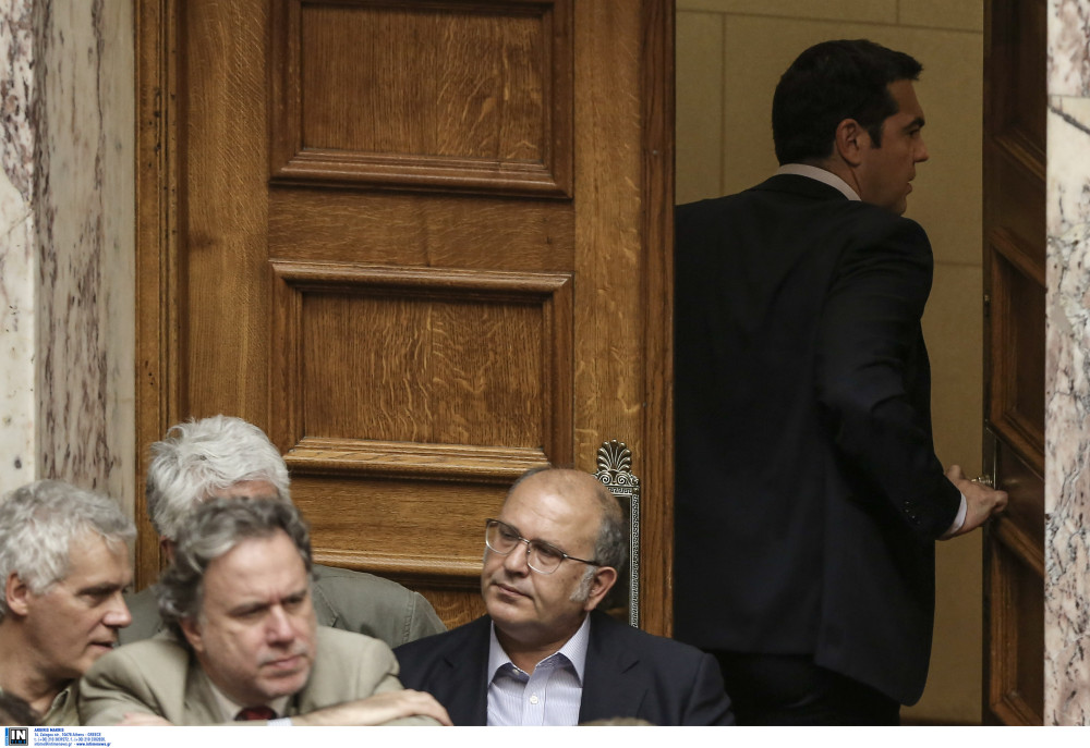 Το μοιραίο δημοψήφισμα του Τσίπρα και η σύμπλευση στη Βουλή με τη Χρυσή Αυγή
