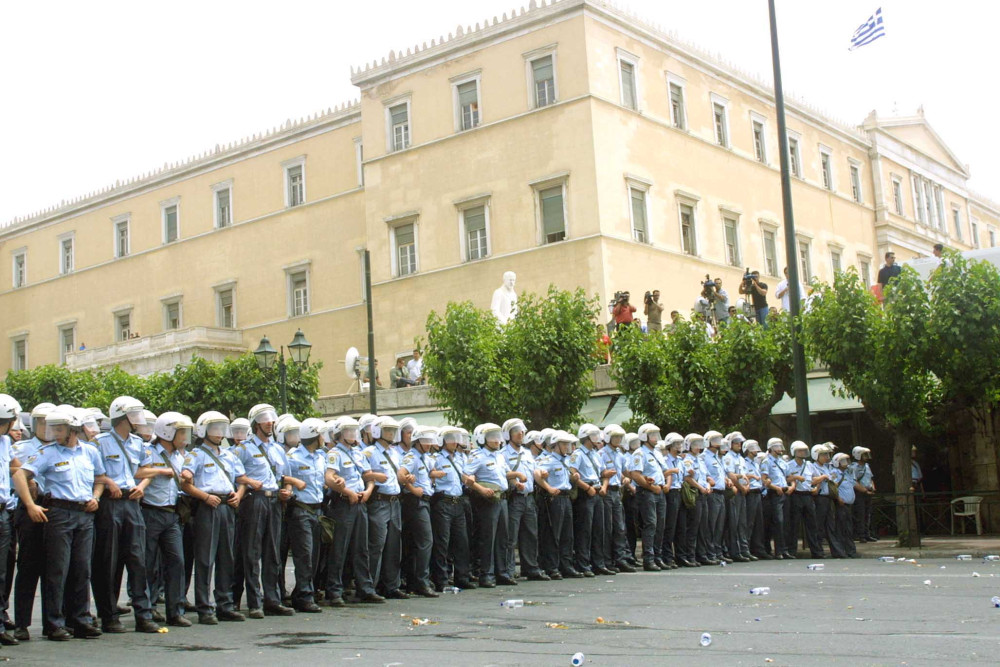 Σαν σήμερα το 1964, η Βουλή «έσπασε» από τη φωνή του λαού