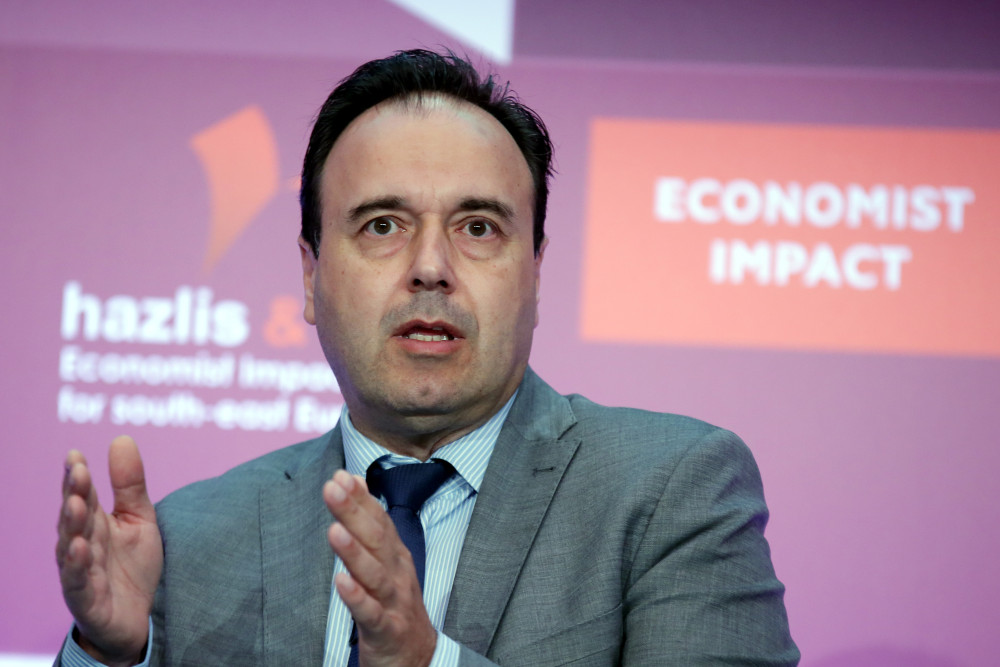Δημήτρης Παπαστεργίου στο Economist για Τεχνητή Νοημοσύνη: Ακραίες οι προκλήσεις, ανάγκη για ισορροπία