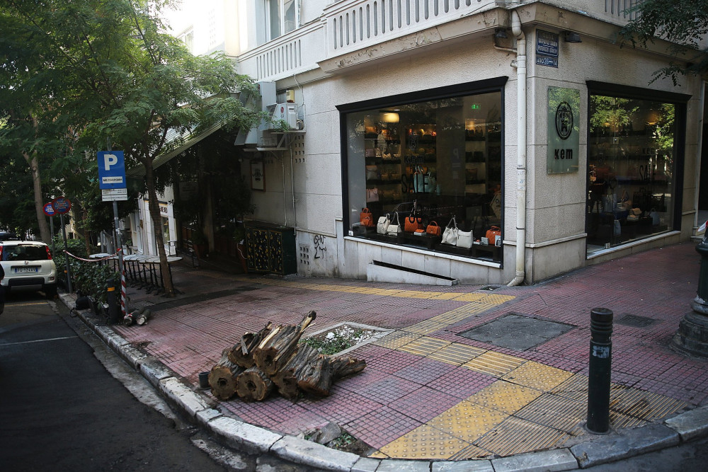 Κολωνάκι: Το χρονικό του απίστευτου ατυχήματος - Συγκλονιστικές μαρτυρίες