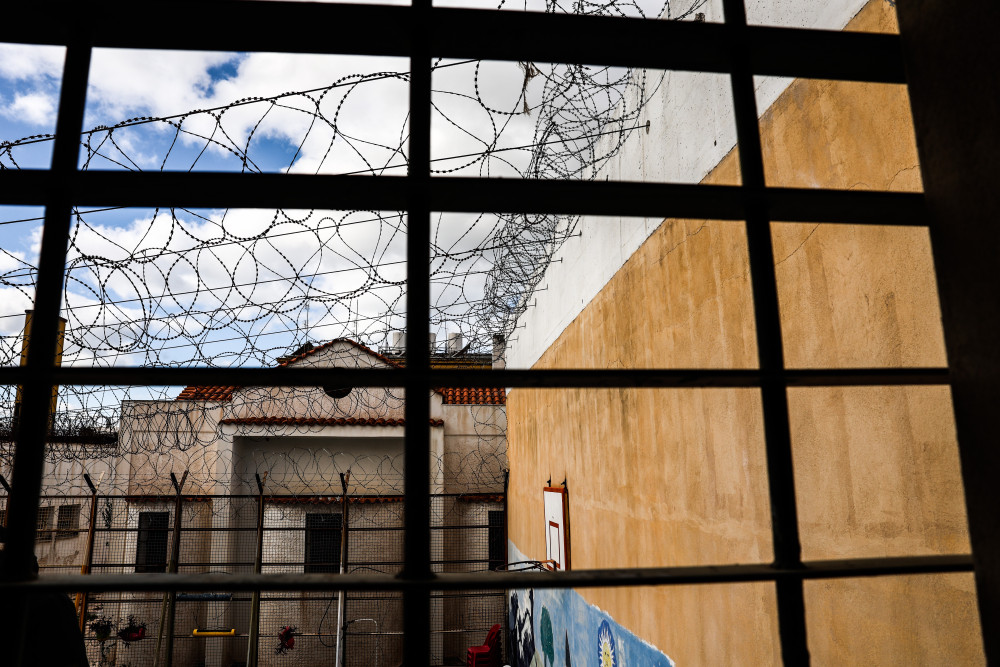 Κοκαΐνη, εμβάσματα και συλλήψεις στον Κορυδαλλό - Τον έπιασαν με τα φιξάκια στο χέρι