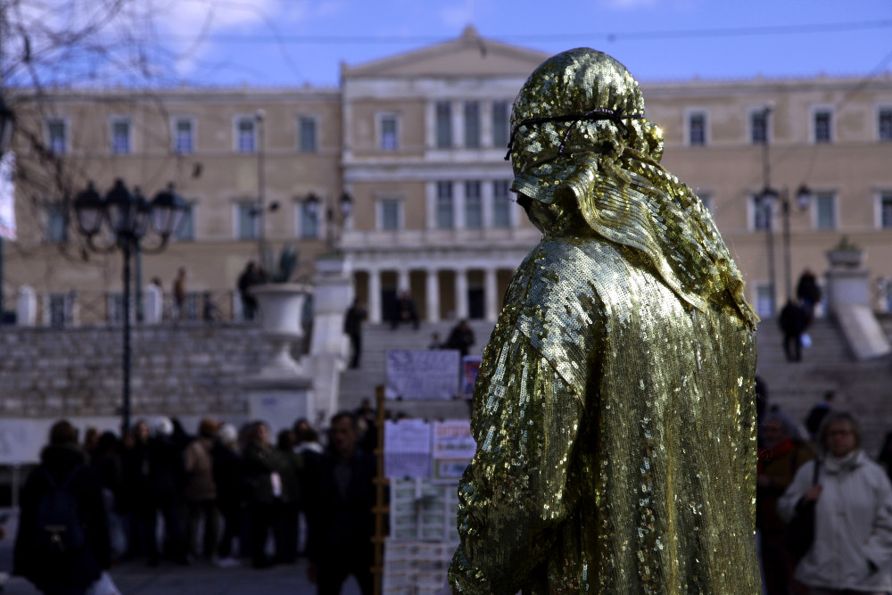 Αυτή είναι η γνώμη της αντιπολίτευσης για τους πολίτες: ή εξαγοράζονται ή παραπλανούνται