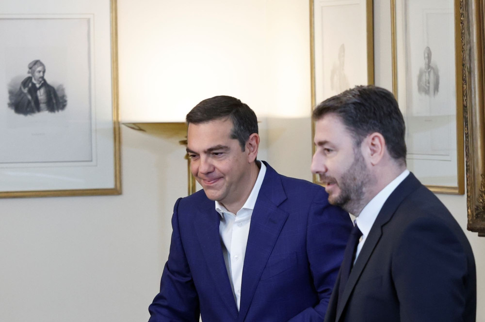 Το comeback του Τσίπρα και ο «πονοκέφαλος» του Ανδρουλάκη