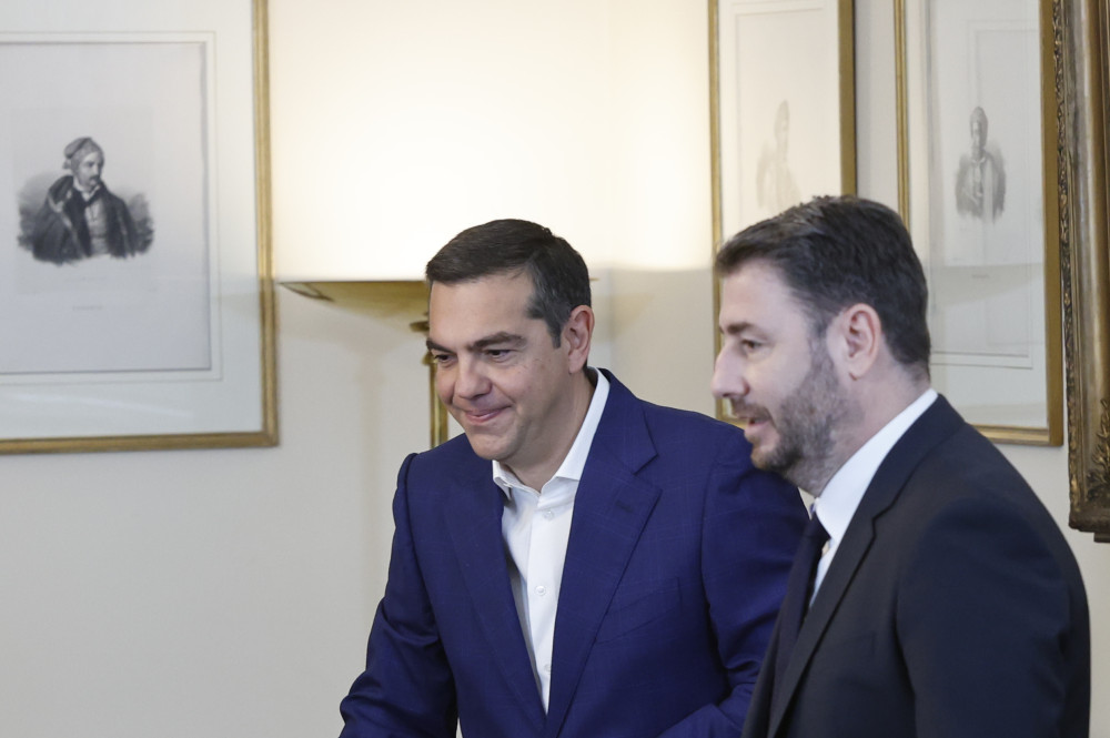 Από τη Novartis στον ΟΠΕΚΕΠΕ και από τον Τσίπρα στον Ανδρουλάκη
