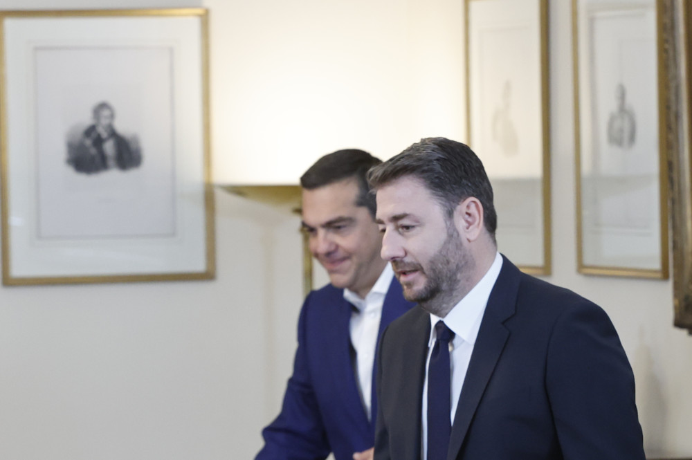 Η αγωνία του Ανδρουλάκη: από τη μία η Ζωή και από την άλλη ο… rebranding Alexis