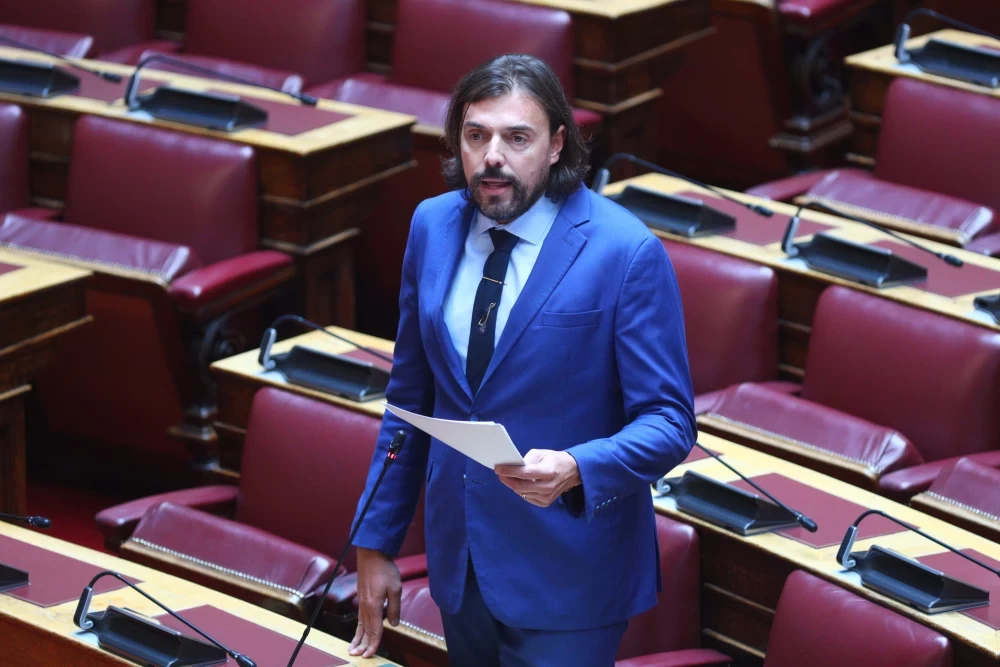 Ο Πέτρος Παππάς μας διασκεδάζει: Εκλέχθηκα με τον ΣΥΡΙΖΑ αλλά ήμουν πάντα ΠΑΣΟΚ