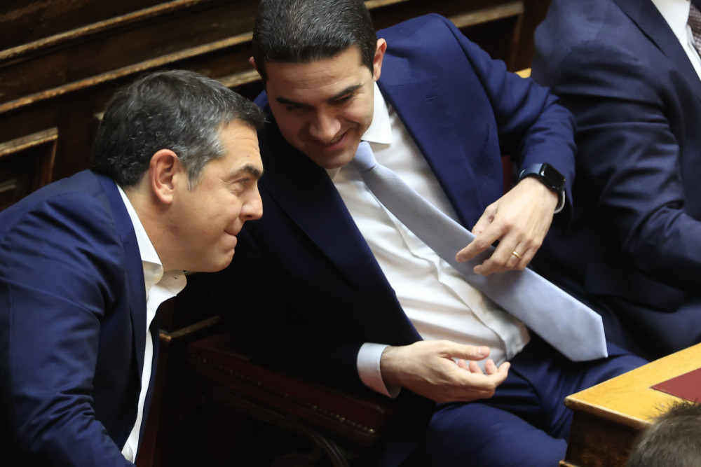 Ο Αλέξης Τσίπρας και η επανάσταση της μπλε γραβάτας