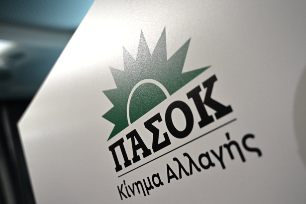 ΠΑΣΟΚ: «παρών» στη Βουλή, «απόν» από τα προβλήματα