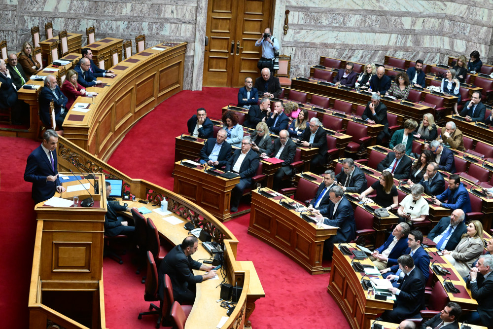 Μια τραγελαφική αντιπολίτευση: επιχειρούν να αποκτήσουν πολιτική υπόσταση μέσω… Μητσοτάκη