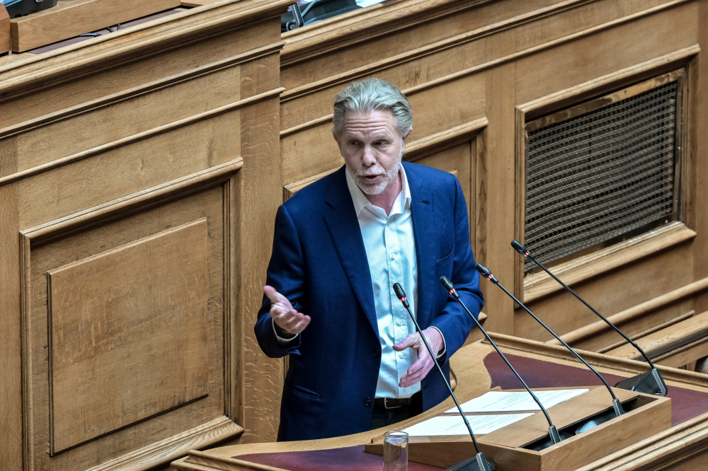 O Γερουλάνος σε ρόλο «αθώας περιστεράς»: Ξέχασε ποιος κυβέρνησε και πότε