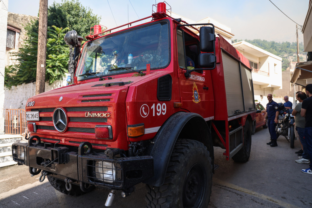 Χίος: πάνω από 400 πυροσβέστες στη μάχη με τις φλόγες - Νέο 112 για εκκένωση στη Βέσσα