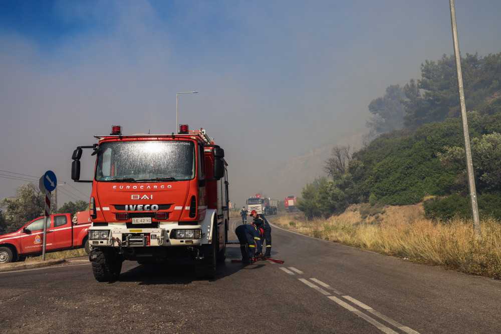 Σε ύφεση η φωτιά στη Χίο: στάχτη 65.000 στρέμματα - Σώθηκαν οι μαστιχοκαλλιέργειες (photo)