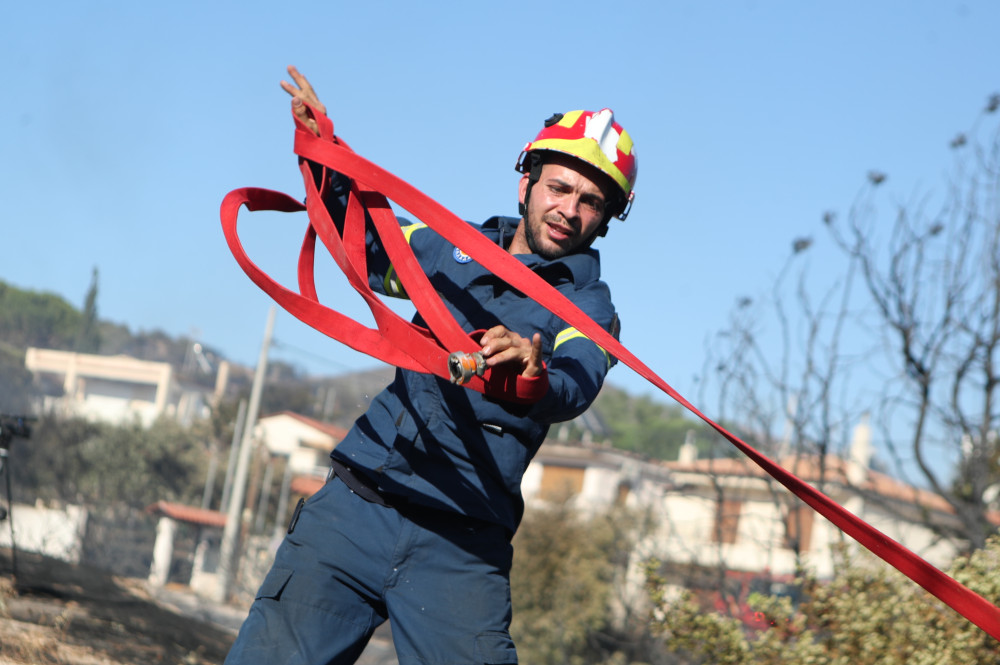 Φωτιά σε εξέλιξη στον Αρχάγγελο Λακωνίας – Μήνυμα 112 για τους κατοίκους