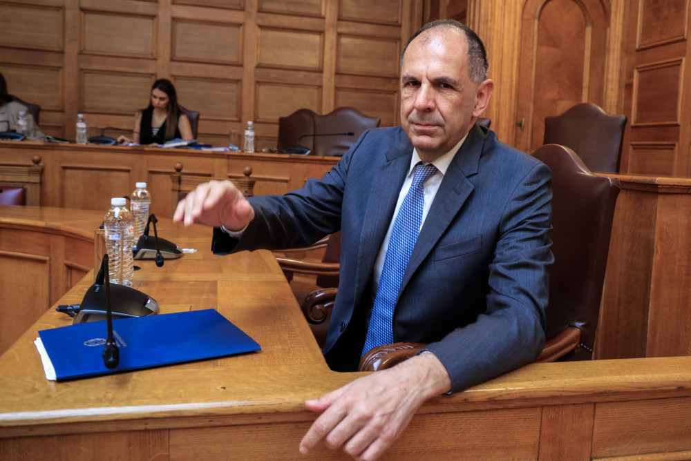 Γεραπετρίτης: Αποφασιστική παρέμβαση για το μεταναστευτικό - «Η Ελλάδα δεν μπορεί να γίνει αποθήκη ανθρώπων»