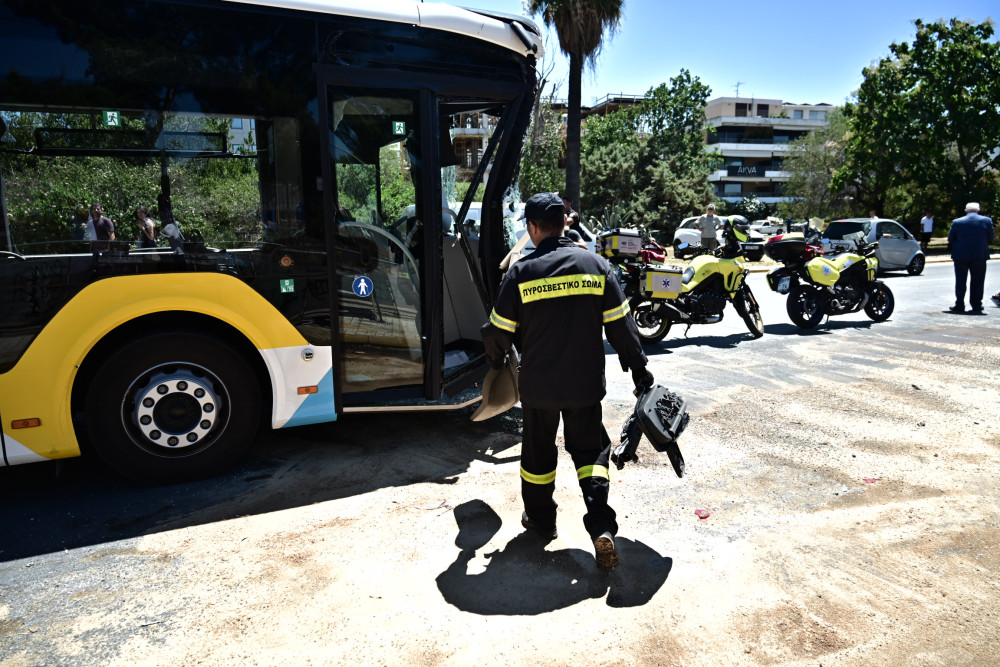 Βούλα: τουλάχιστον 47  τραυματίες σε σύγκρουση λεωφορείων - Οι τρεις σοβαρά (video)