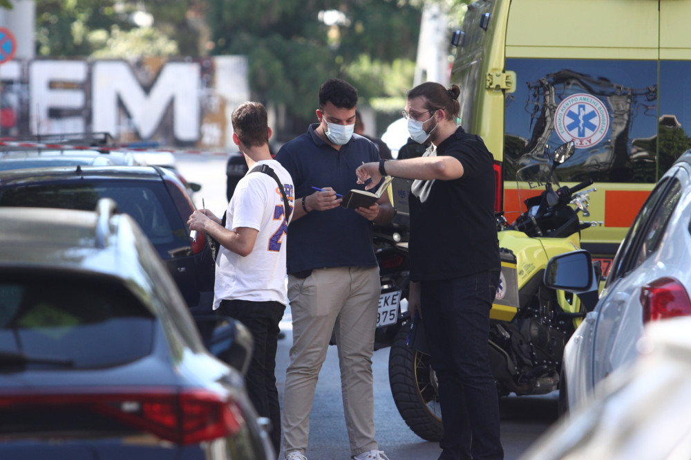 Νεκρός άνδρας από πυροβολισμούς στην Αγία Παρασκευή - Ανθρωποκυνηγητό για τον δράστη