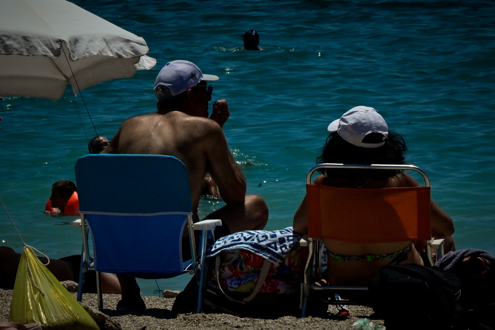 Η Ελλάδα «φλέγεται»: καύσωνας έως 42°C και αυξημένος κίνδυνος πυρκαγιών