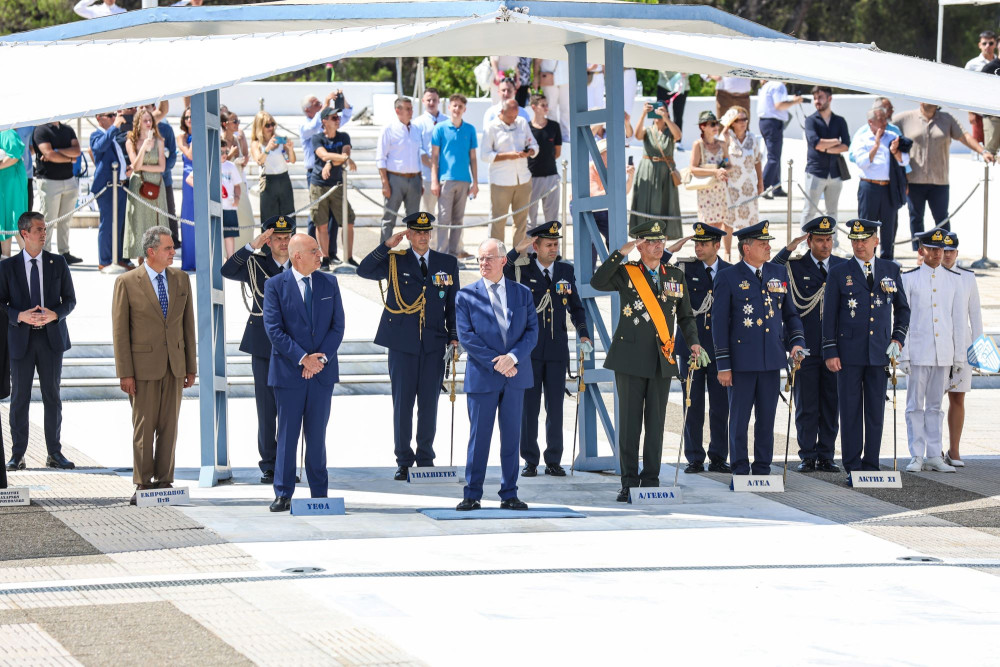 Παρουσία του ΠτΔ η ορκωμοσία των νέων ανθυποσμηναγών στη Σχολή Ικάρων (photos)
