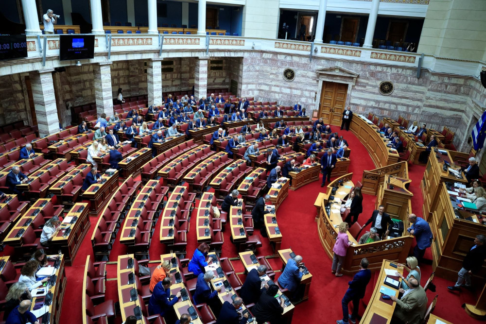 Μεταναστευτικό: υπερψηφίστηκε η τροπολογία για το άσυλο με 177 «ναι»
