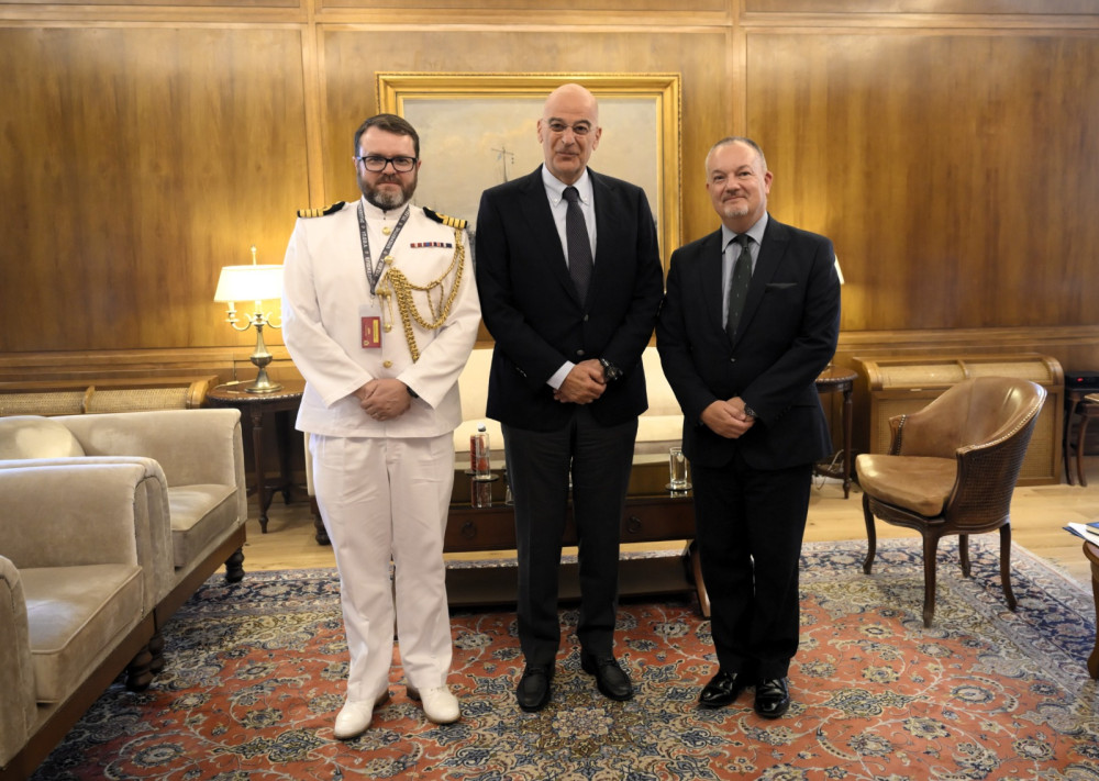 Συνάντηση  Δένδια με τον Βρετανό πρέσβη
