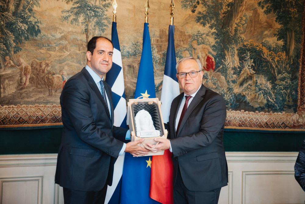 Κεφαλογιάννης από Παρίσι: Ενίσχυση της ελληνογαλλικής συνεργασίας στην Πολιτική Προστασία - Υπογραφή οδικού χάρτη